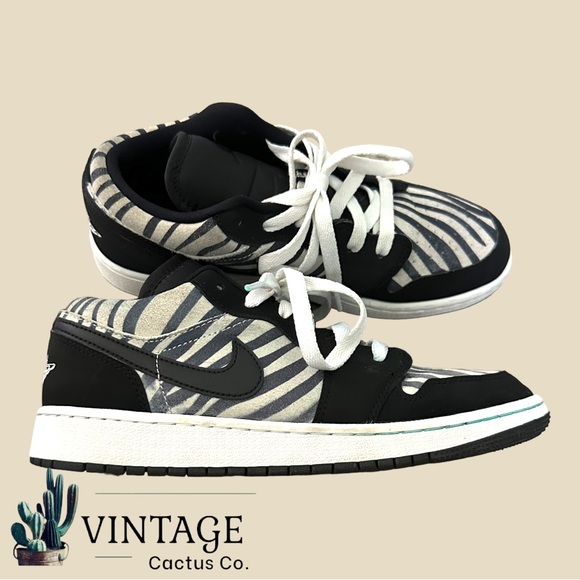 Jordan 1 Low - Zebra Print Sneakers - Great Condition - Picture 13 of 16